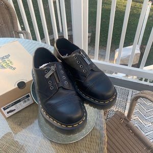 Dr. Martens Smiths Bex Oxfords